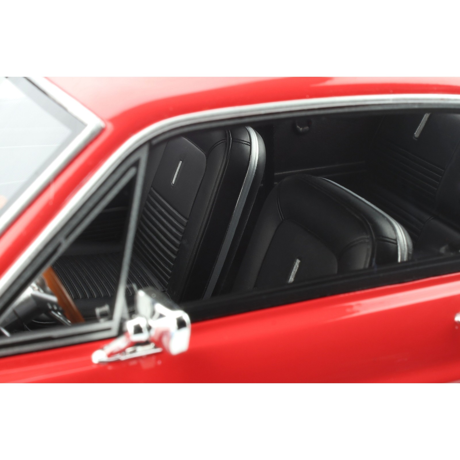 Shelby GT500 FastBack Candy Apple Red 1967