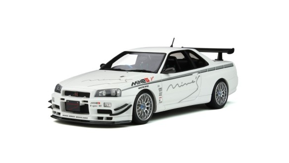 Nissan Skyline GT-R Mines White Pearl 2011