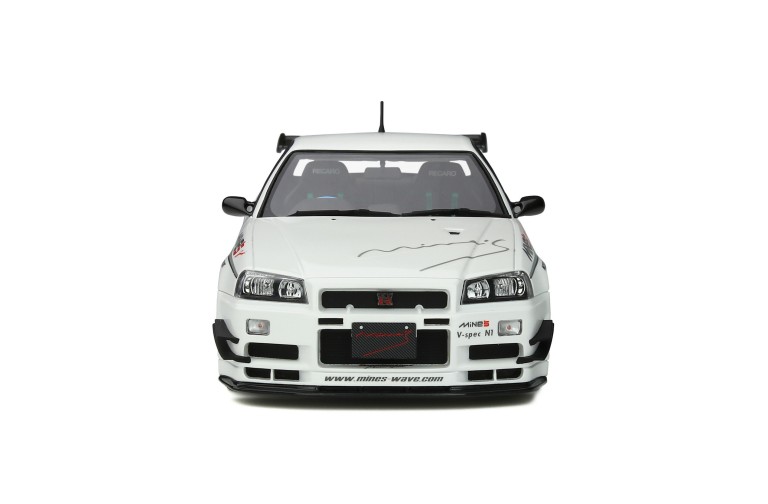 Nissan Skyline GT-R Mines White Pearl 2011