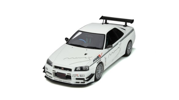 Nissan Skyline GT-R Mines White Pearl 2011