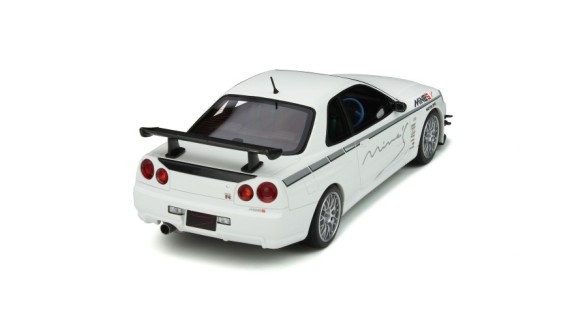 Nissan Skyline GT-R Mines White Pearl 2011