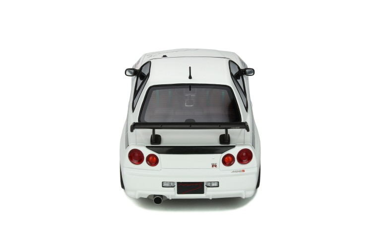 Nissan Skyline GT-R Mines White Pearl 2011