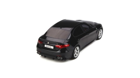 Alfa Romeo Giulia Quadrifoglio Nero Vulcano 2016