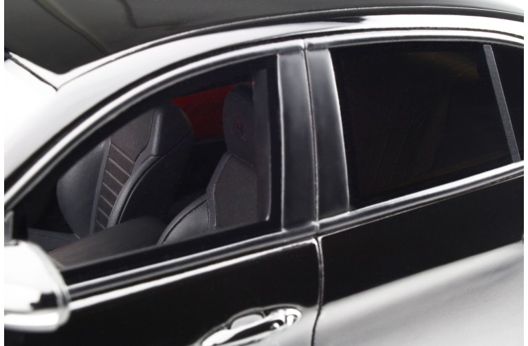 Alfa Romeo Giulia Quadrifoglio Nero Vulcano 2016