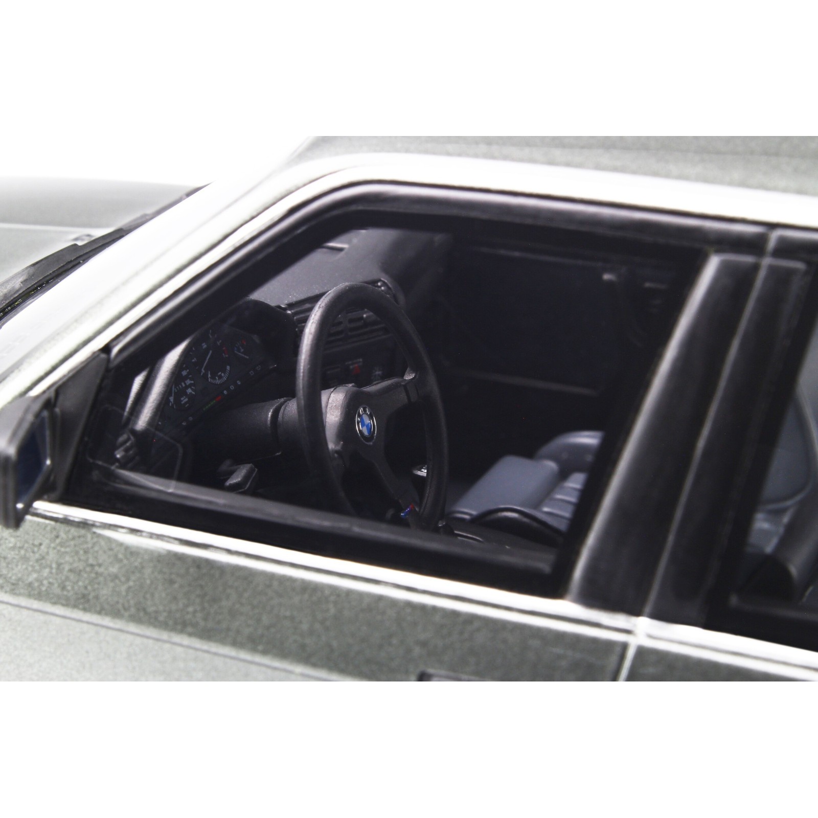 BMW E30 325i Sedan Dolphine Grey 1988