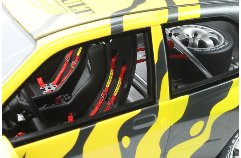 Renault Clio Maxi Présentaion Zebra Black & Yellow 1995