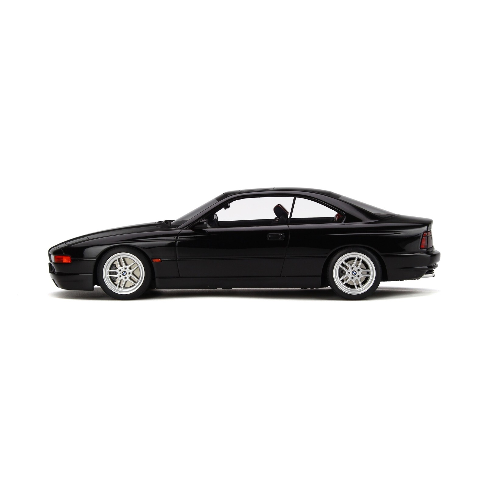 BMW 850 CSI Black 1990