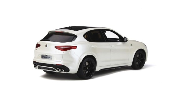 Alfa Romeo Stelvio Quadrifoglio Alfa White 2017