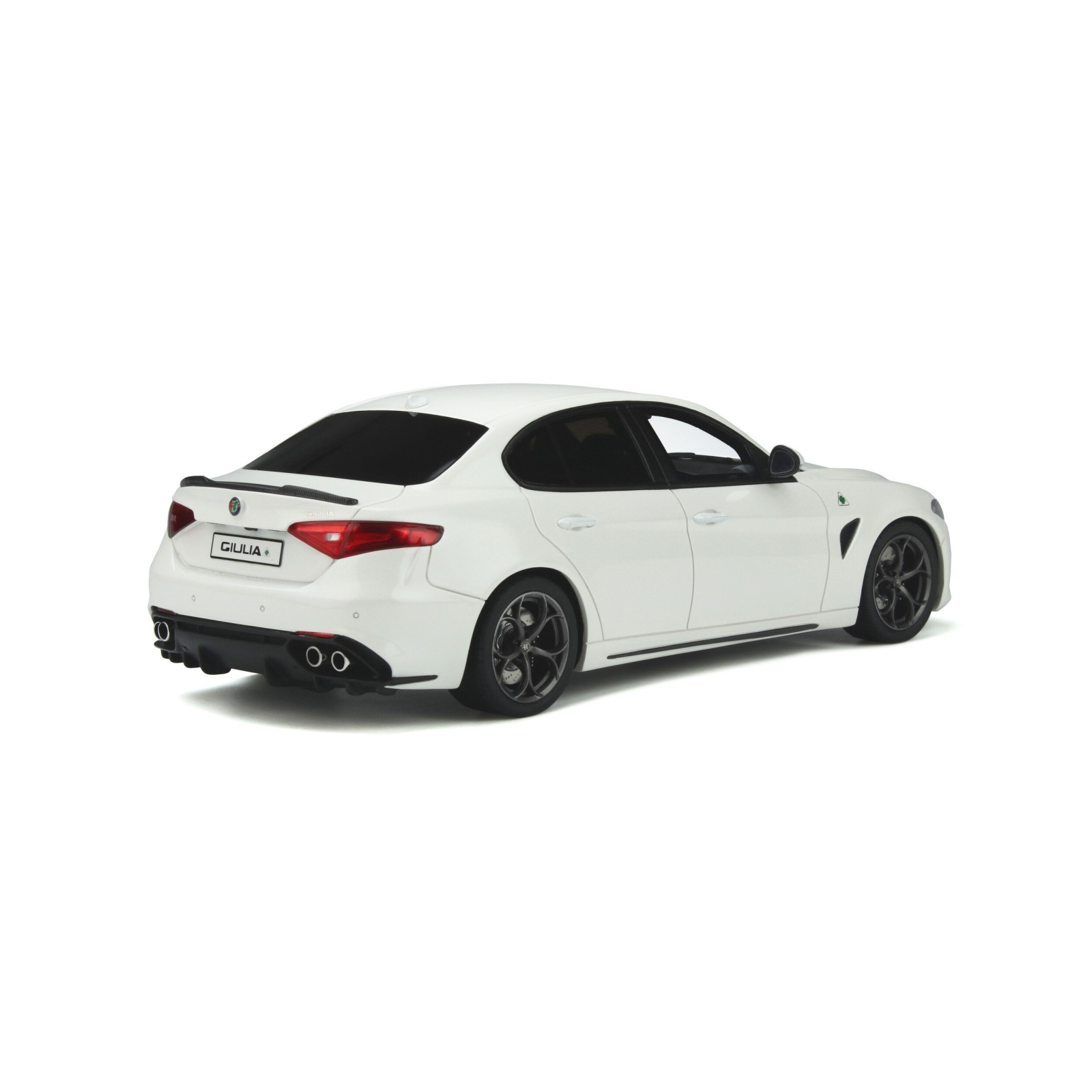 Alfa Romeo Giulia Quadrifoglio White trofeo 2019