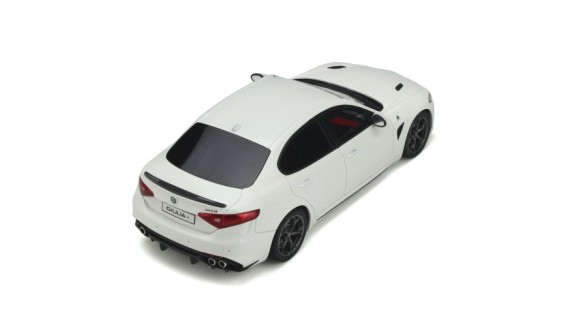 Alfa Romeo Giulia Quadrifoglio White trofeo 2019