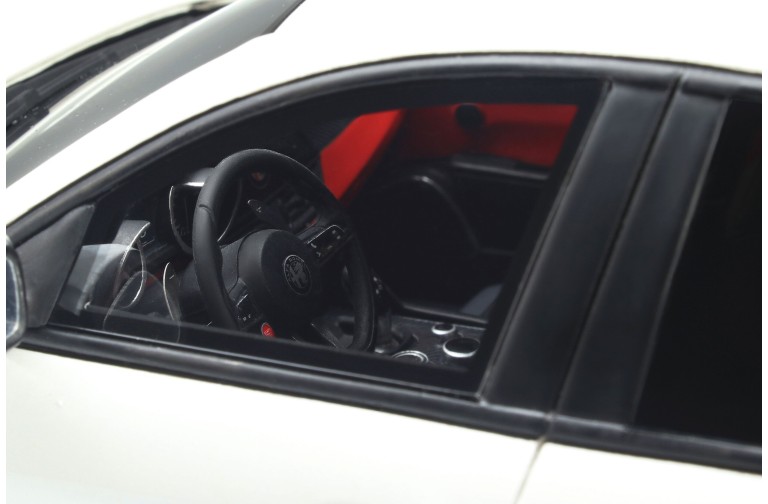 Alfa Romeo Giulia Quadrifoglio White trofeo 2019