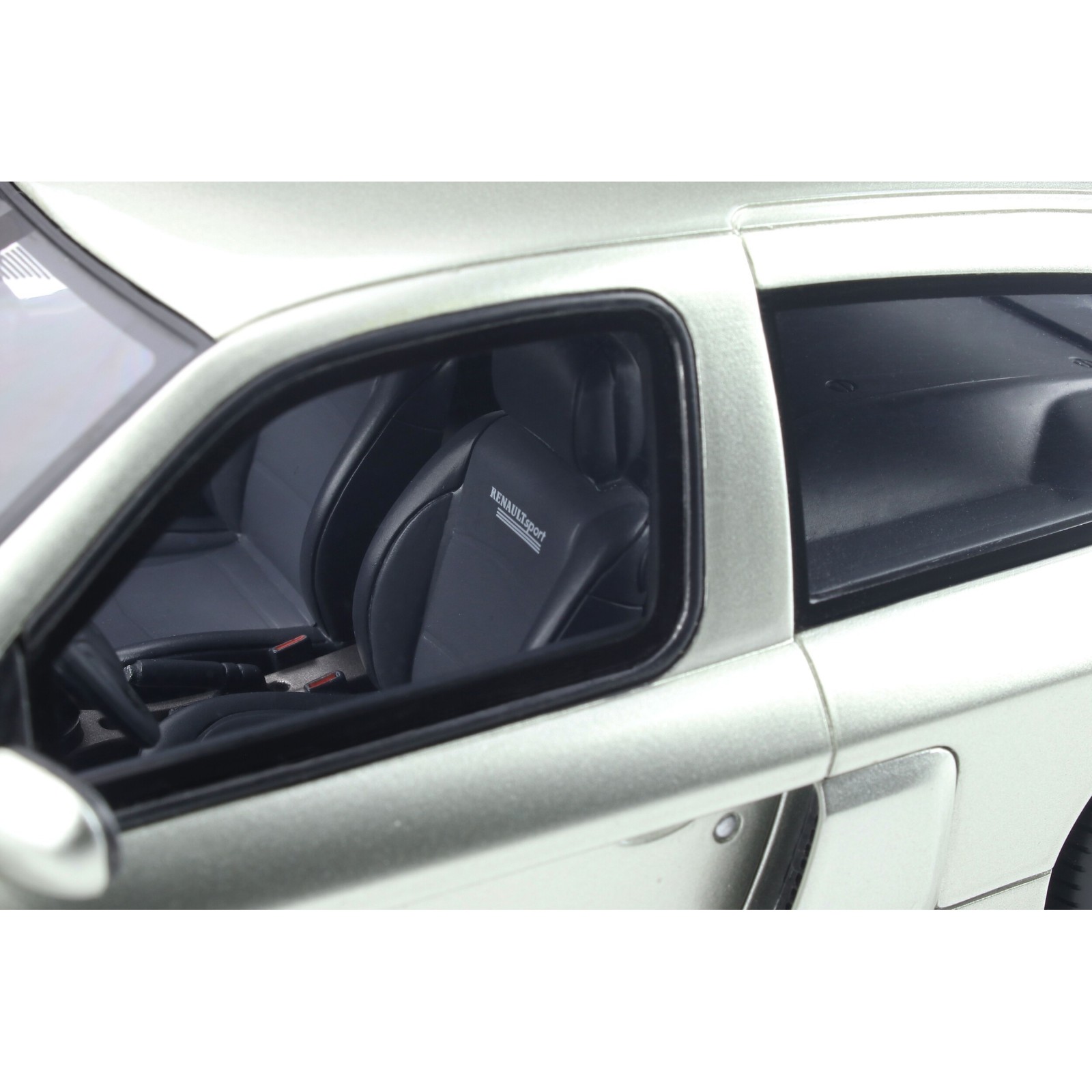 Renault Clio Ph.2 V6 Gris Titanium 2003