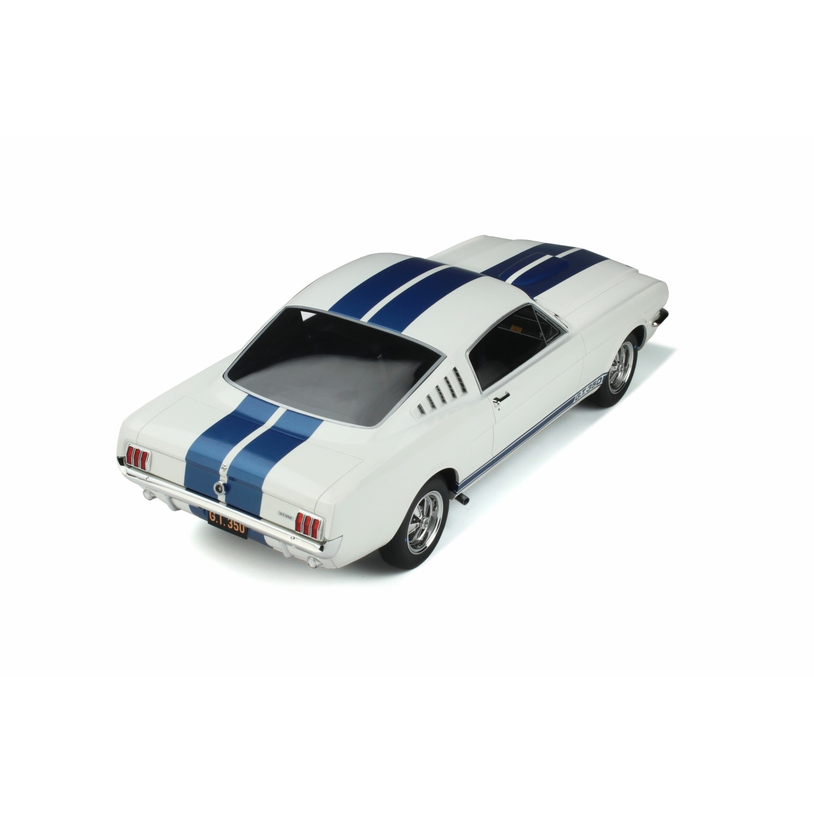 Shelby GT350 Wimbledon White and Blue stripes 1965