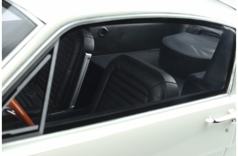 Shelby GT350 Wimbledon White and Blue stripes 1965