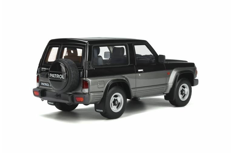 Nissan Patrol GR Graphite Grey (Pearl) 1992