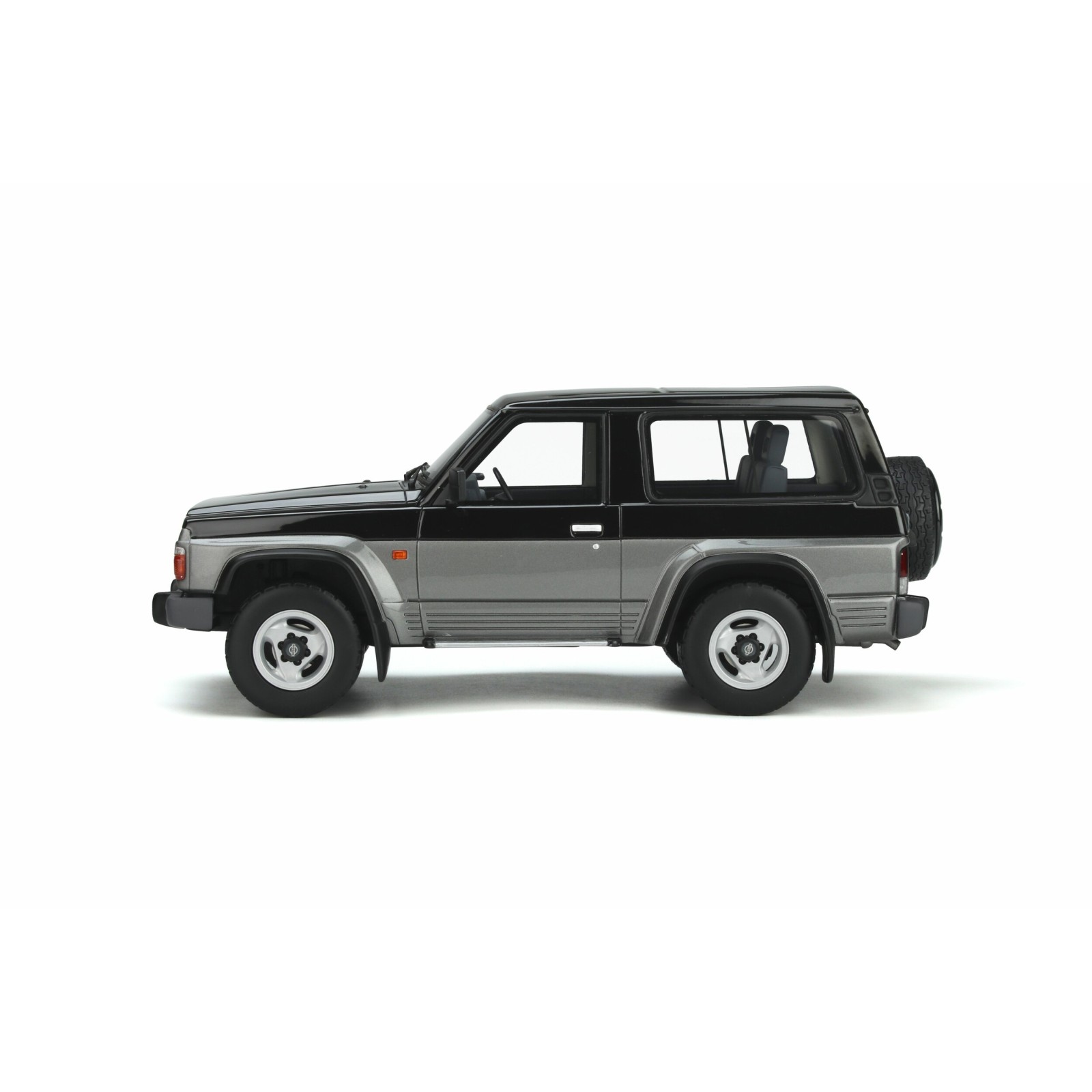 Nissan Patrol GR Graphite Grey (Pearl) 1992