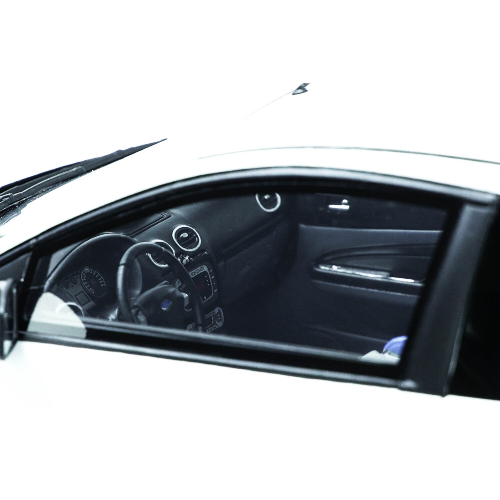 Ford Focus Mk2 RS Frozen White 7VTA 2009