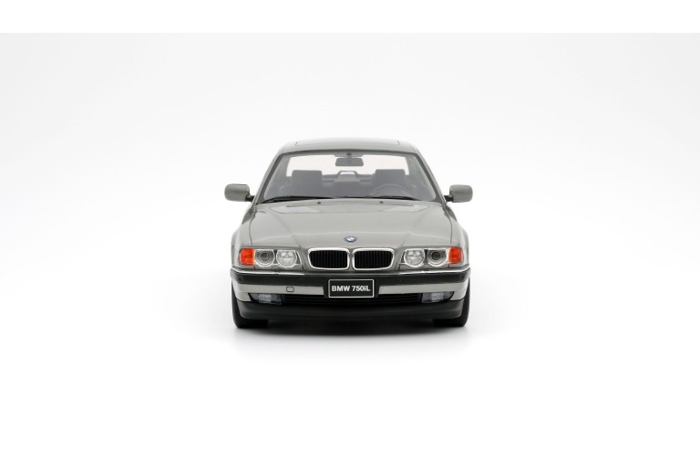 BMW E38 750 IL Aspen Silver Metallic 339 1995