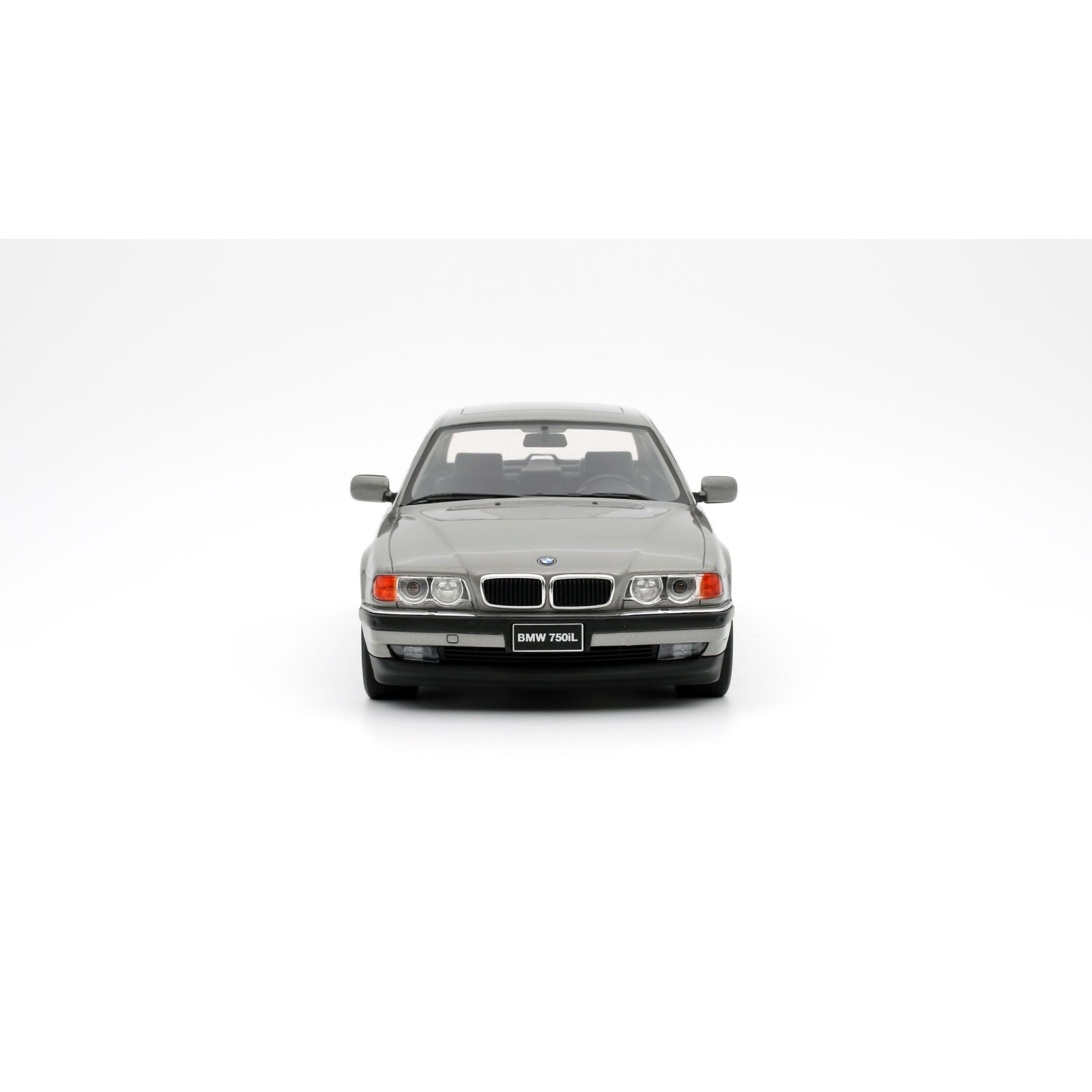 BMW E38 750 IL Aspen Silver Metallic 339 1995