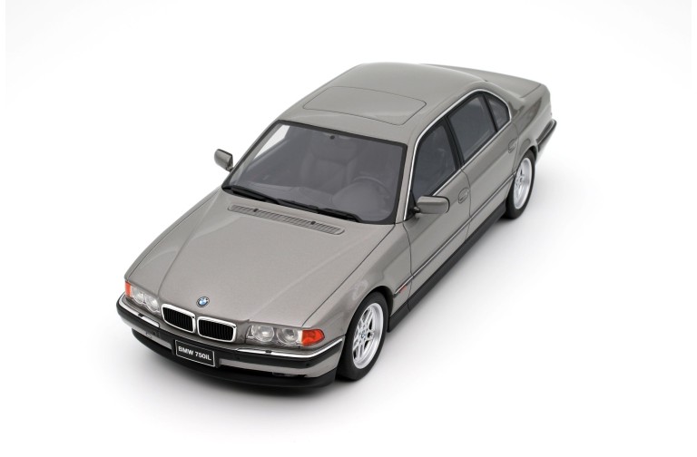 BMW E38 750 IL Aspen Silver Metallic 339 1995
