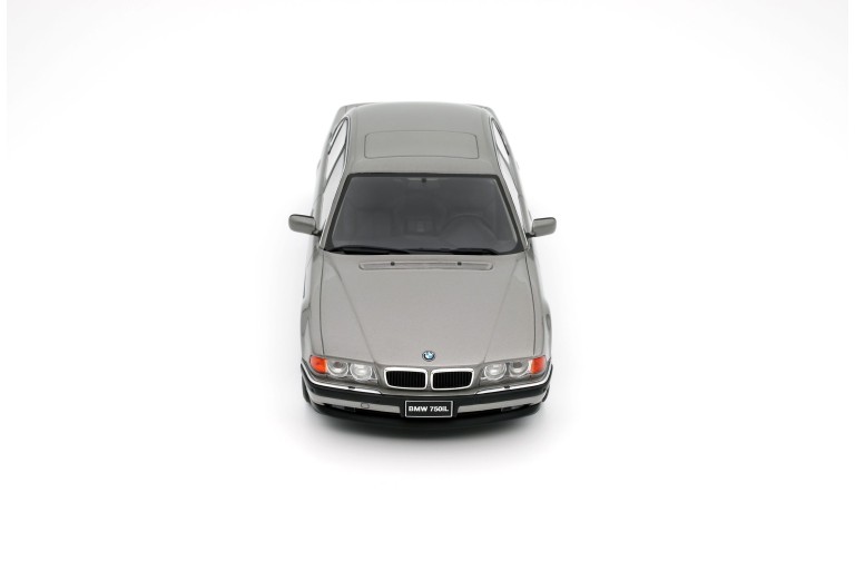 BMW E38 750 IL Aspen Silver Metallic 339 1995