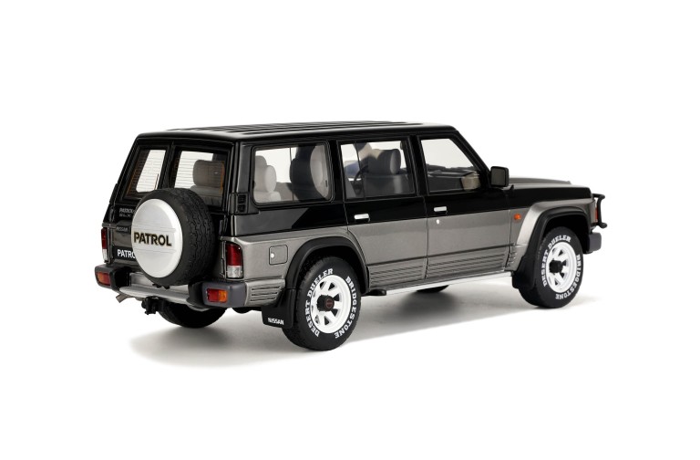 Nissan Patrol GR Y60 Graphite Grey KH2 / Black 1992