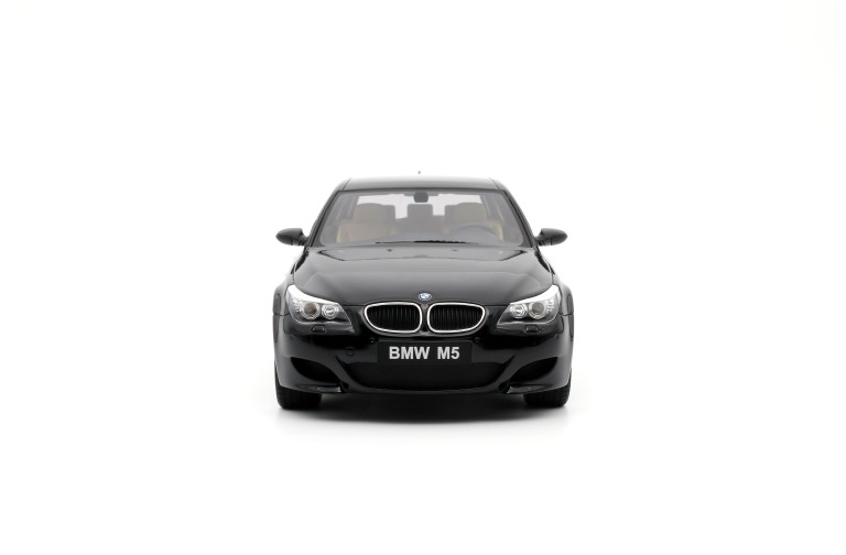 BMW E61 M5 Black Saphire Metallic 475 2004
