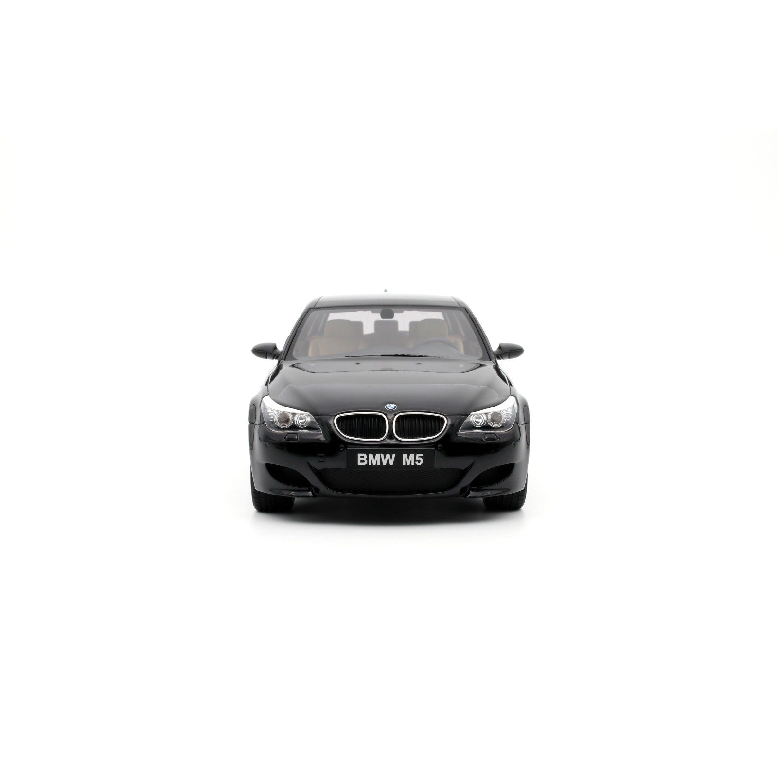 BMW E61 M5 Black Saphire Metallic 475 2004