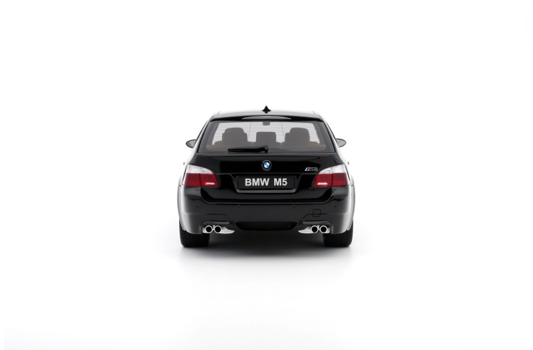 BMW E61 M5 Black Saphire Metallic 475 2004