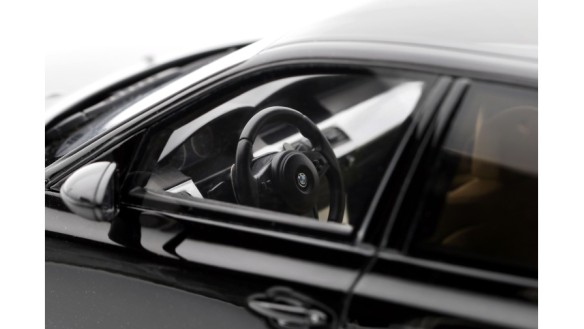 BMW E61 M5 Black Saphire Metallic 475 2004