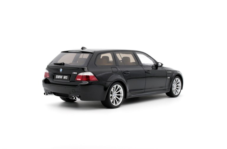 BMW E61 M5 Black Saphire Metallic 475 2004