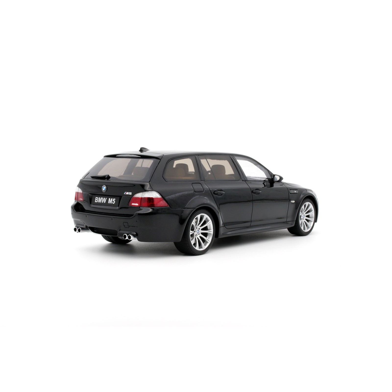 BMW E61 M5 Black Saphire Metallic 475 2004