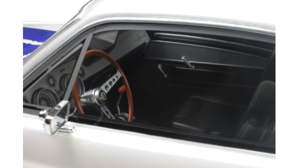 Shelby GT500 Wimbledon White and Blue stripes 1967