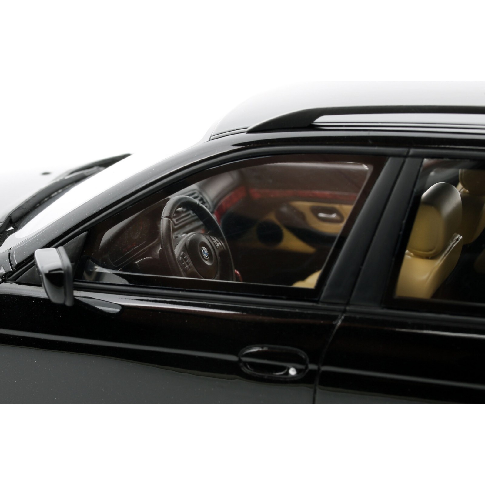 BMW E39 540 Touring M-Pack Black Saphire Metallic 475 2001