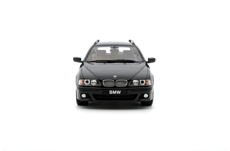 BMW E39 540 Touring M-Pack Black Saphire Metallic 475 2001