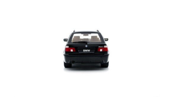 BMW E39 540 Touring M-Pack Black Saphire Metallic 475 2001