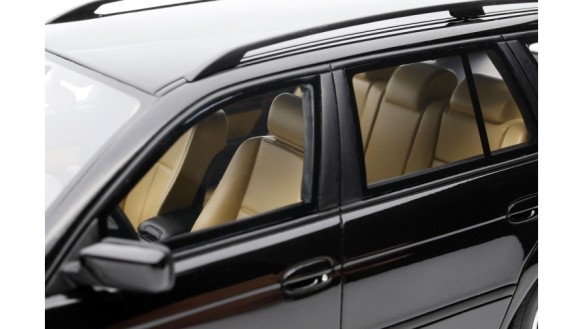 BMW E39 540 Touring M-Pack Black Saphire Metallic 475 2001