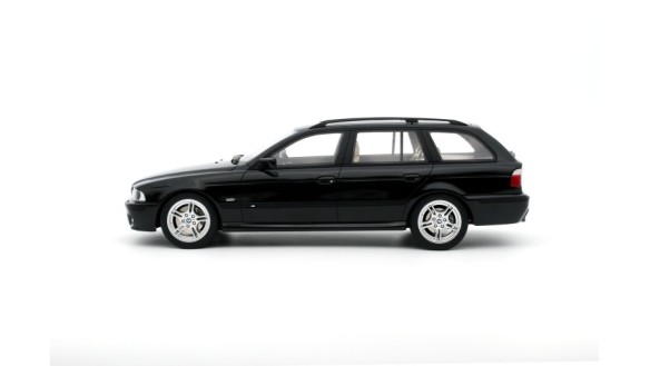 BMW E39 540 Touring M-Pack Black Saphire Metallic 475 2001