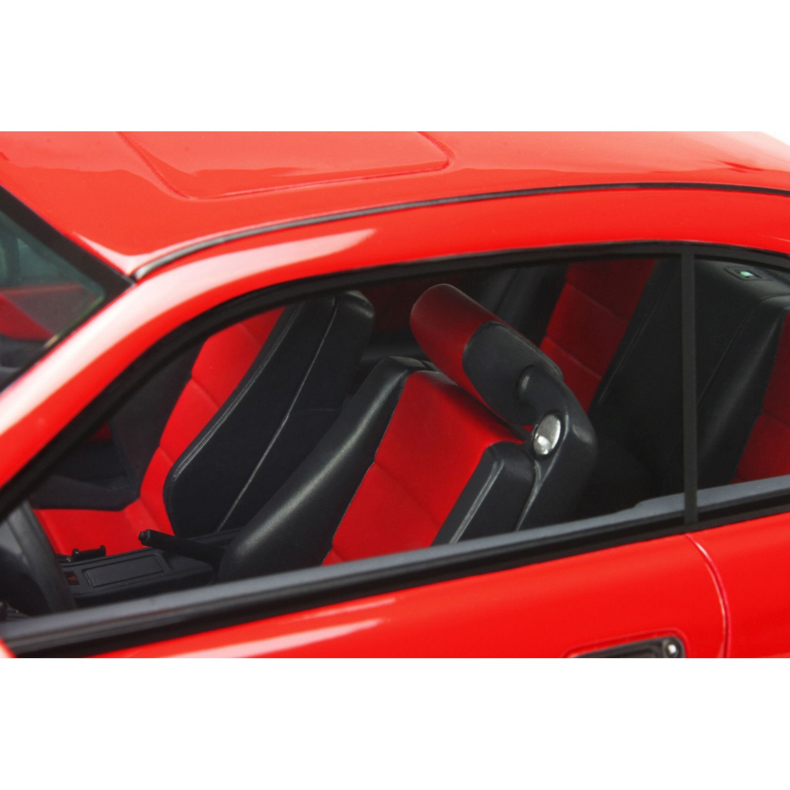 BMW 850 CSI (E31) Bright Red 1992